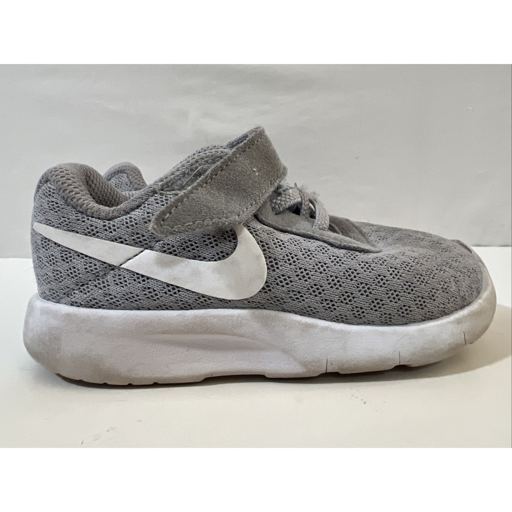 Nike Infant Tanjun Sneakers, Gray, Size 6C Fun Cute Play